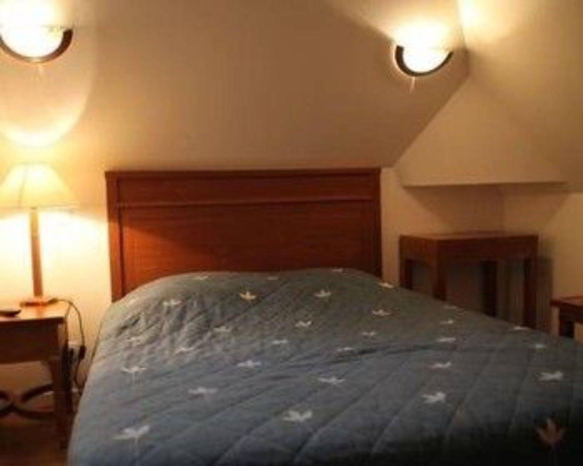 Illiers-Combray Hotel De L Image מראה חיצוני תמונה
