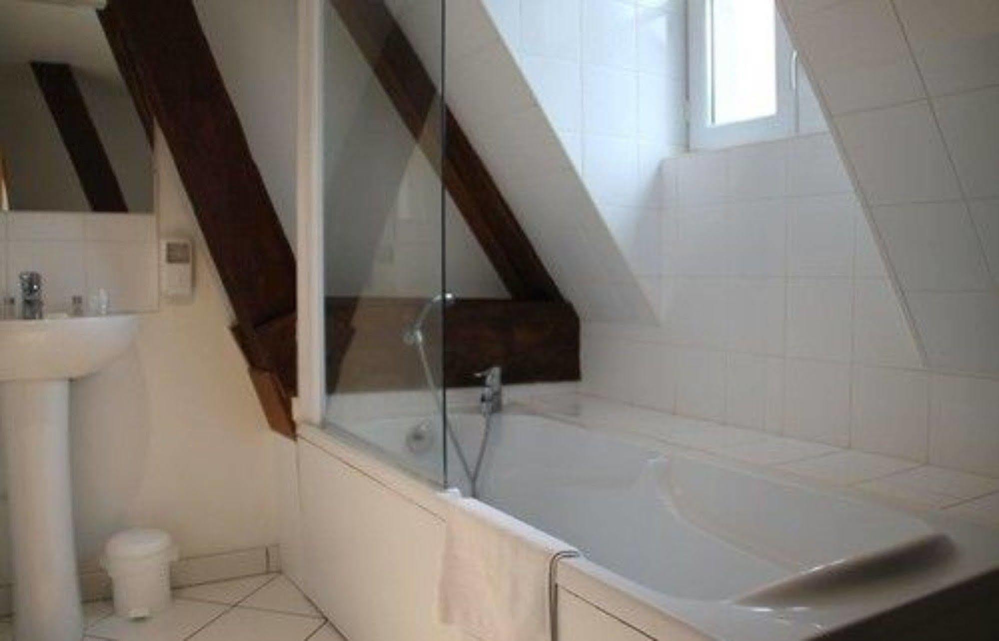 Illiers-Combray Hotel De L Image מראה חיצוני תמונה