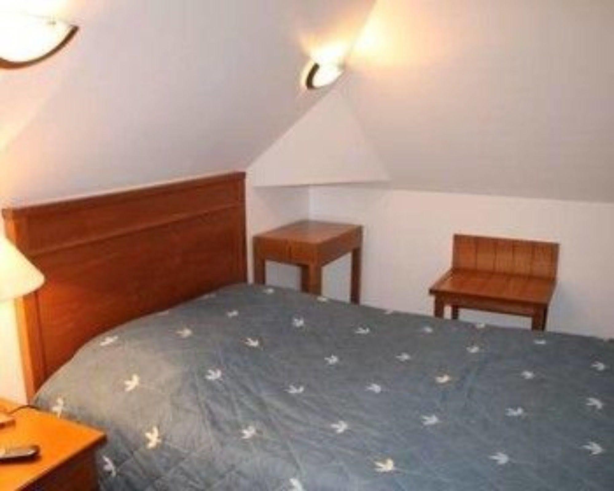 Illiers-Combray Hotel De L Image מראה חיצוני תמונה