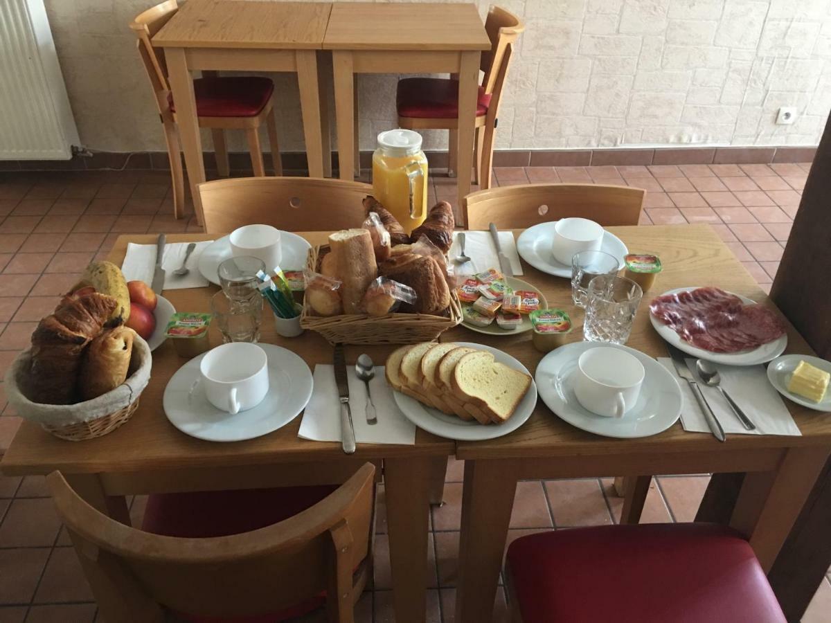 Illiers-Combray Hotel De L Image מראה חיצוני תמונה